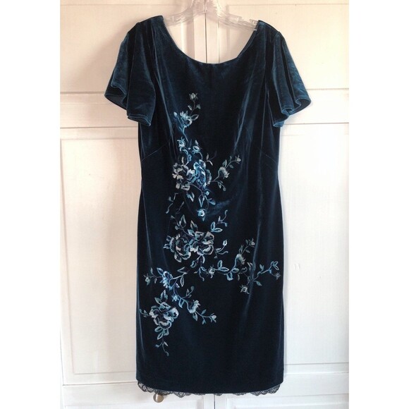 White House Black Market Embroidered Velvet Lace Trim Shift Dress - Picture 1 of 6